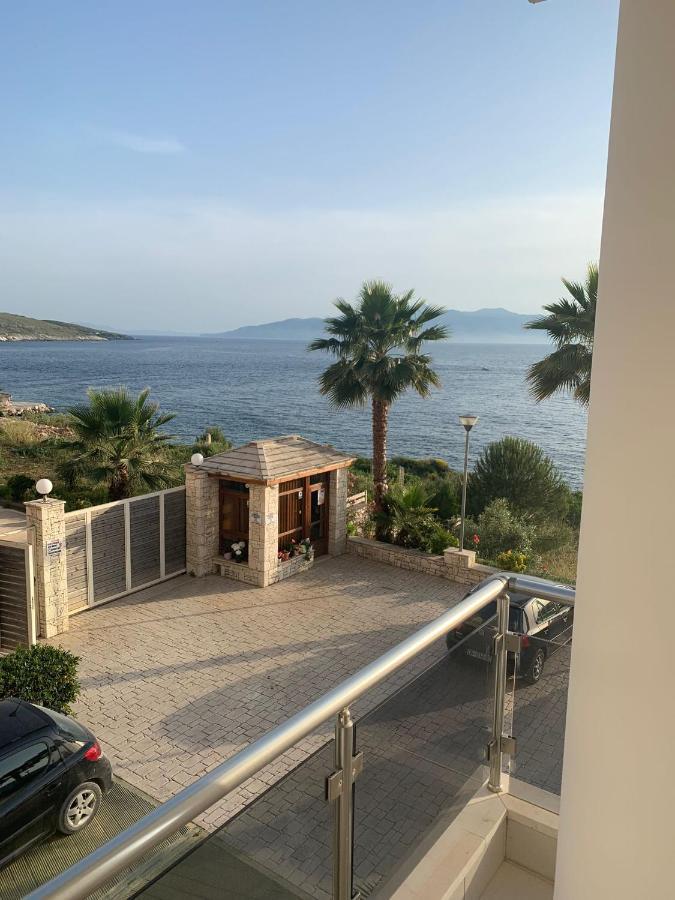 Loli Apartment Luxury White Residence Sarandë エクステリア 写真