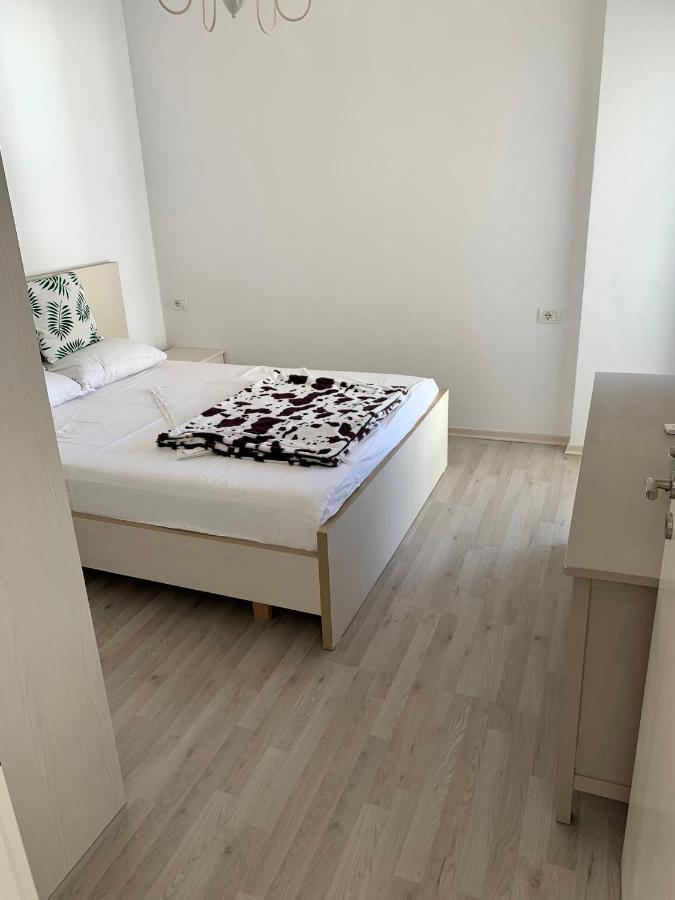 Loli Apartment Luxury White Residence Sarandë エクステリア 写真