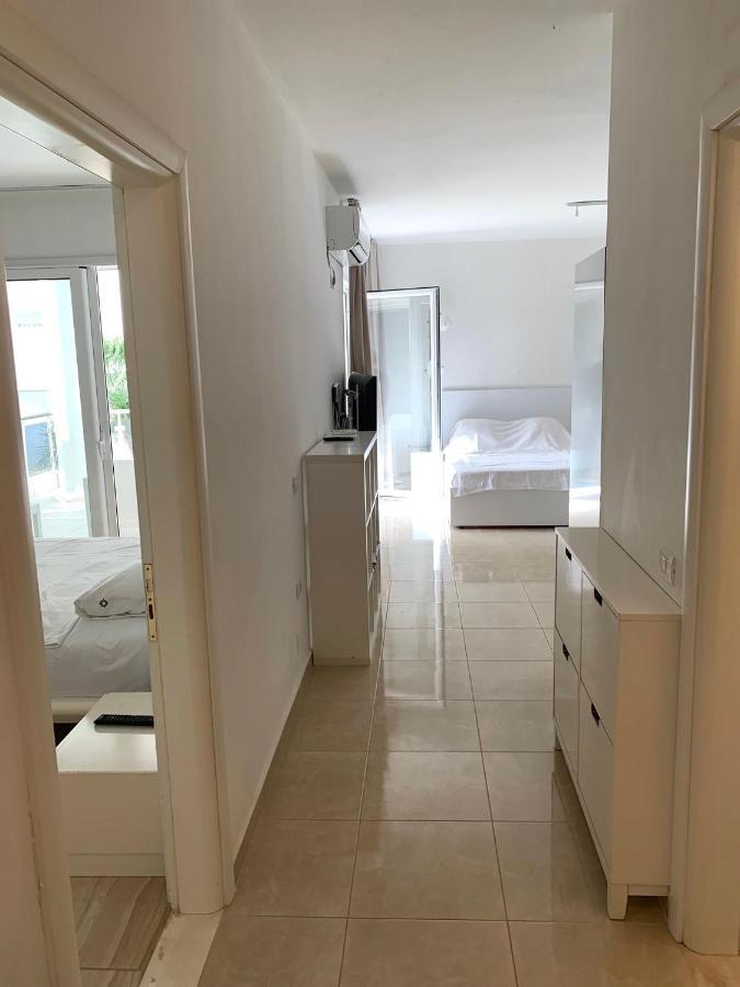 Loli Apartment Luxury White Residence Sarandë エクステリア 写真