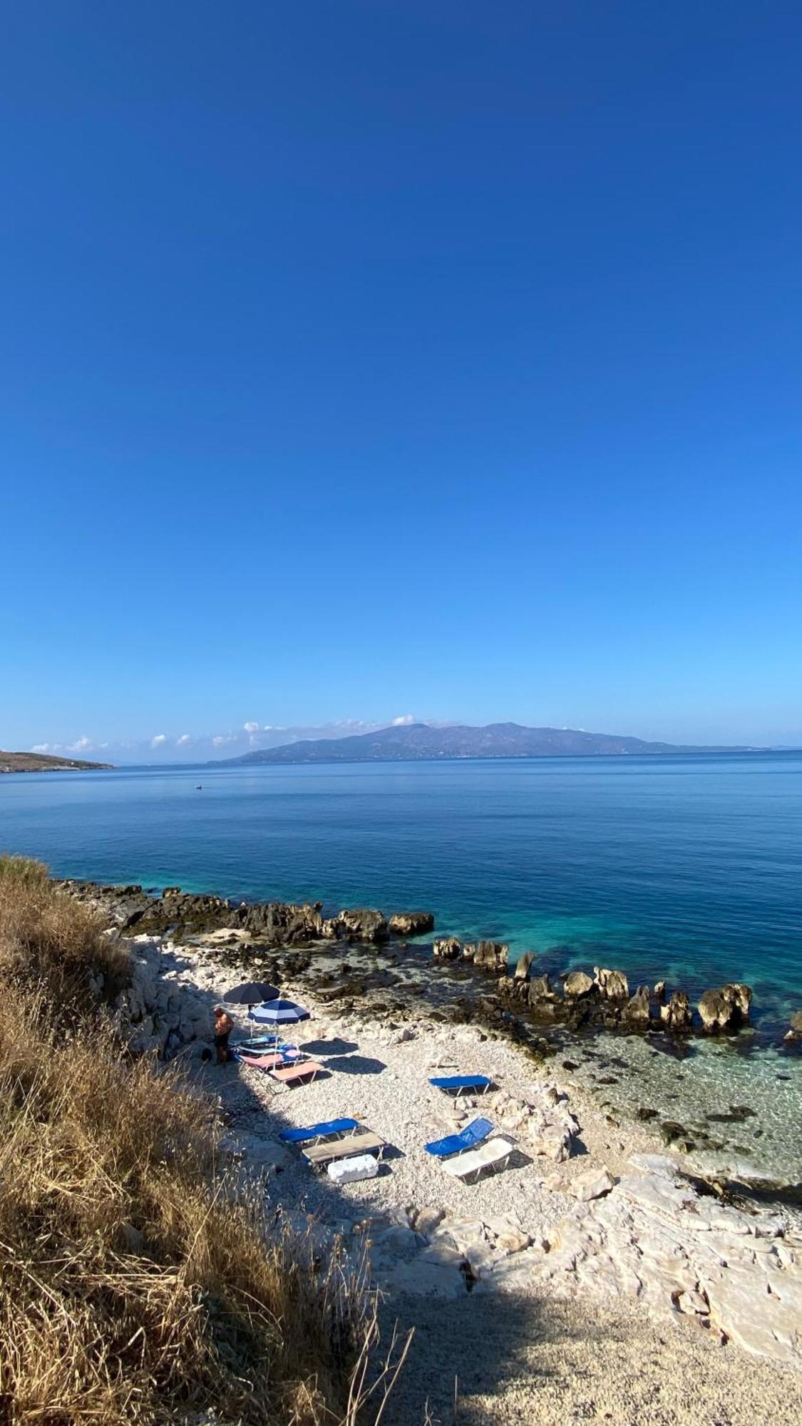 Loli Apartment Luxury White Residence Sarandë エクステリア 写真