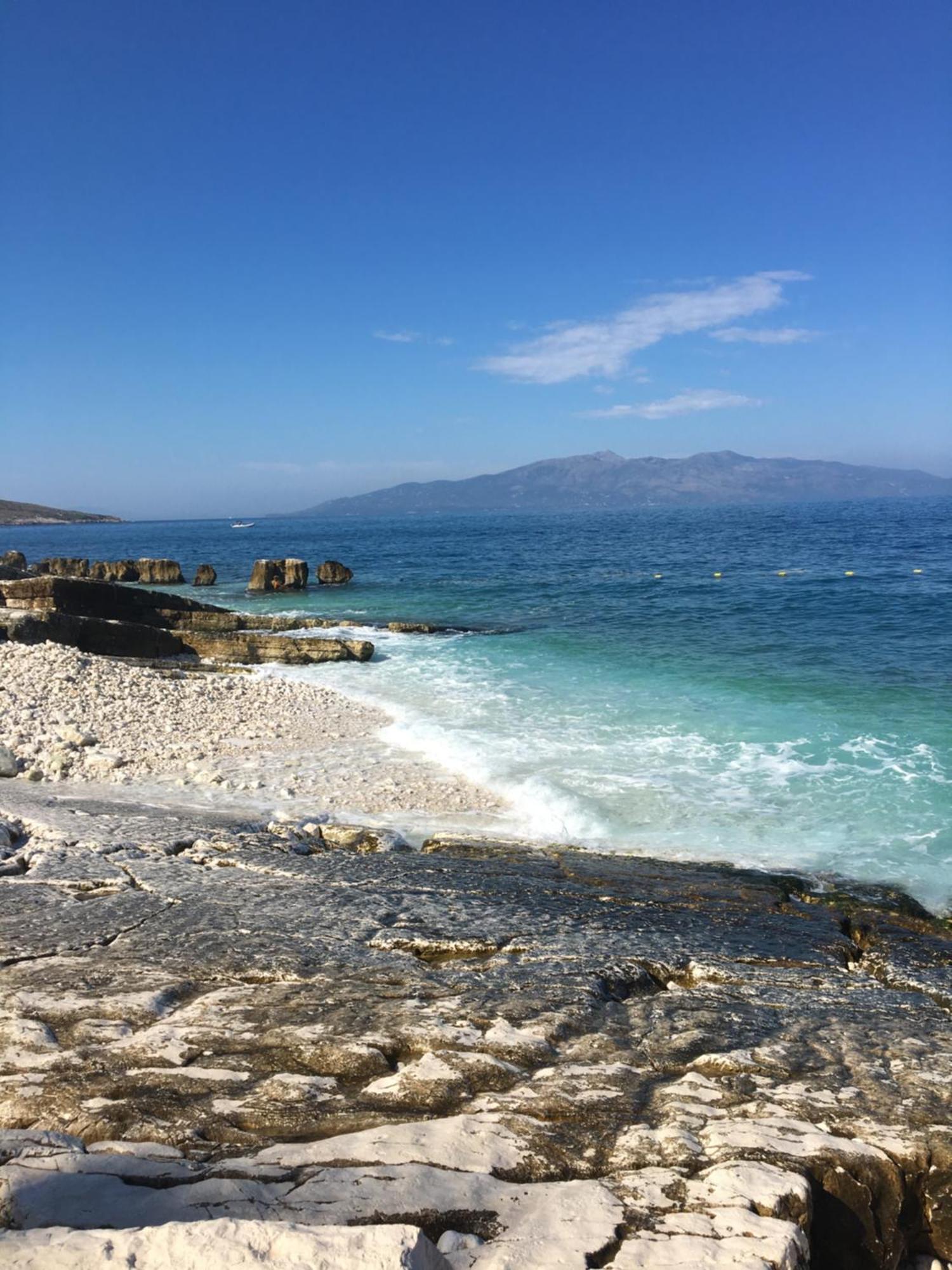 Loli Apartment Luxury White Residence Sarandë エクステリア 写真